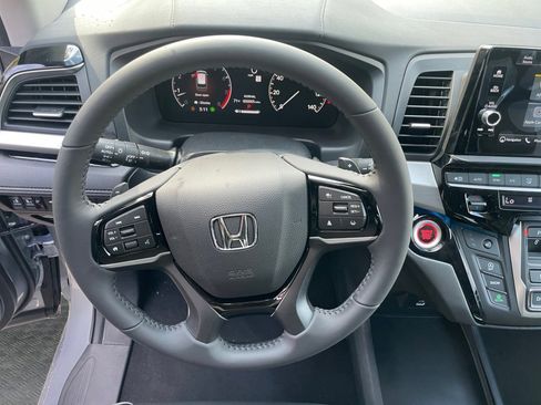 New 2026 Honda Odyssey Touring image 10