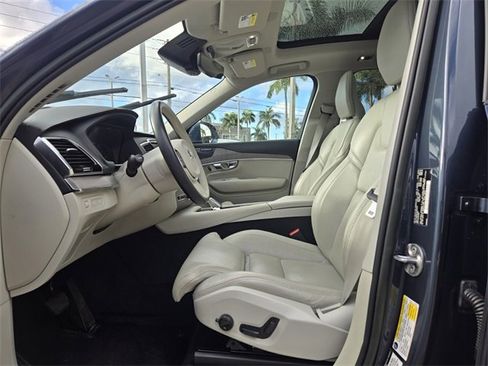 Used 2022 Volvo XC90 T8 Inscription w/ Advanced Package image 10