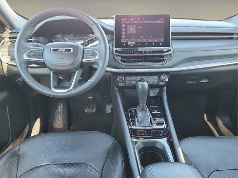 Used 2023 Jeep Compass Limited image 10