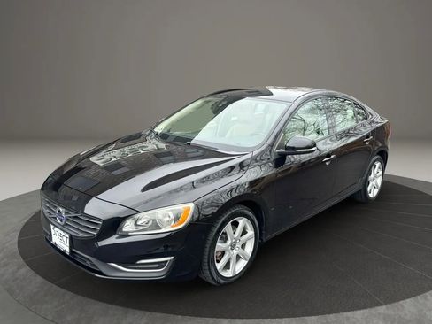 Used 2016 Volvo S60 T5 image 9