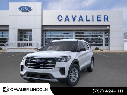 Used 2026 Ford Explorer Active AWD/4WD image 2