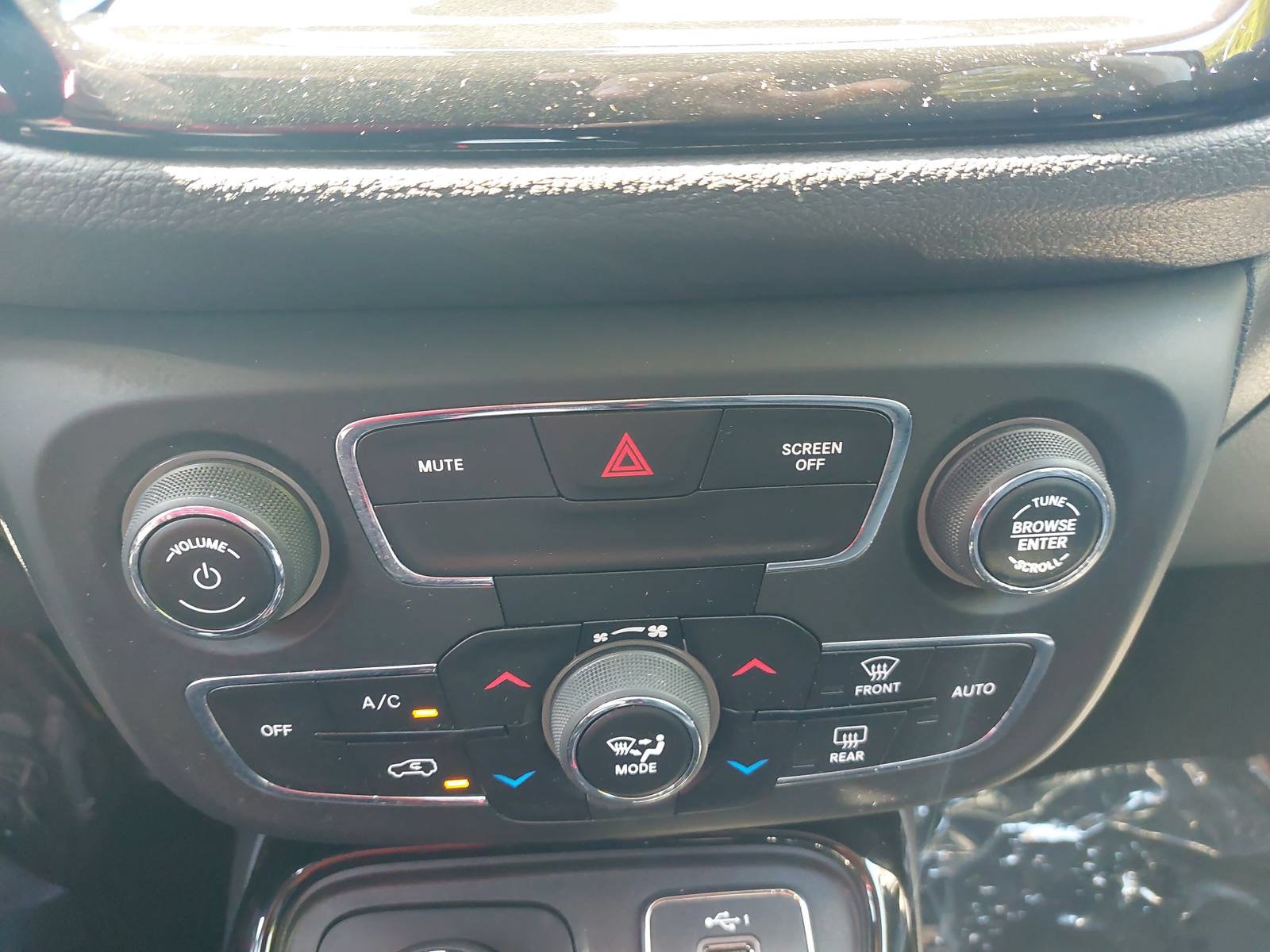 Used 2020 Jeep Compass Limited AWD/4WD image 21