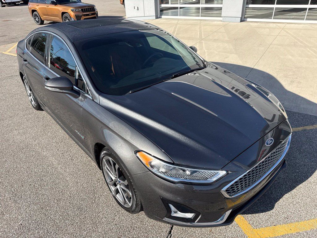 Used 2019 Ford Fusion Titanium FWD image 6
