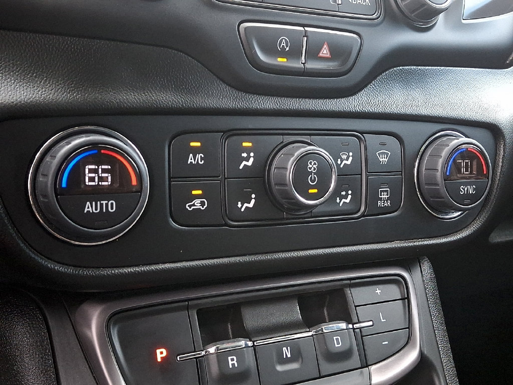 Used 2022 GMC Terrain AT4 AWD/4WD image 16