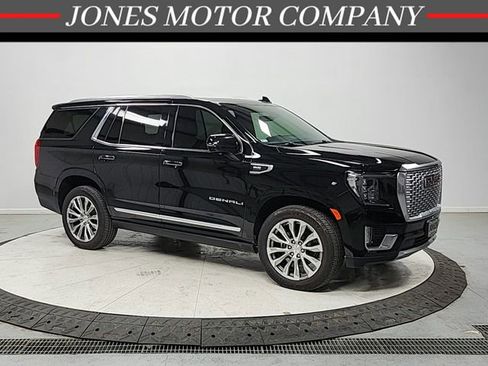 Used 2021 GMC Yukon Denali w/ Advanced Technology Package image 1