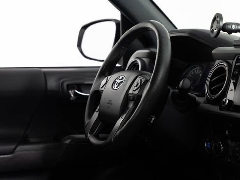 Used 2021 Toyota Tacoma TRD Off-Road w/ Technology Package AWD/4WD image 24