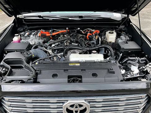 Used 2024 Toyota Tacoma Limited AWD/4WD image 30
