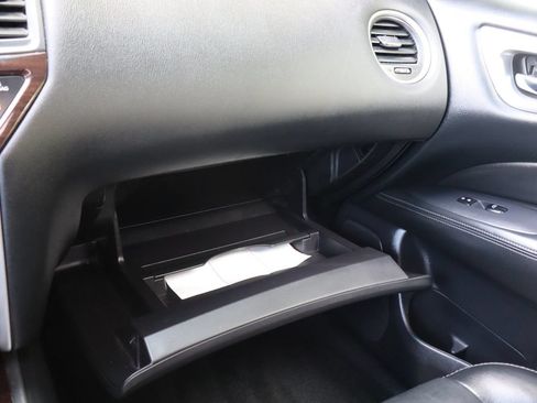 Used 2016 Nissan Pathfinder Platinum AWD/4WD image 40