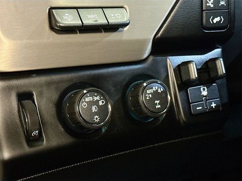 Used 2020 GMC Yukon Denali w/ Denali Ultimate Package image 10