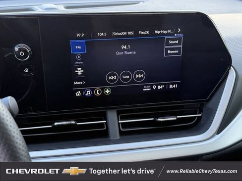 Used 2025 Chevrolet Trax RS w/ Sunroof Package FWD image 23