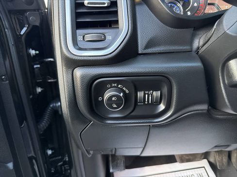 Used 2020 RAM 3500 Laramie w/ Night Edition image 43