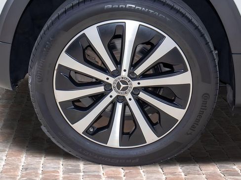 Used 2020 Mercedes-Benz GLB 250 image 40