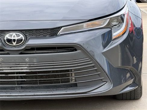 Used 2023 Toyota Corolla LE image 9