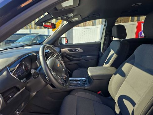 Used 2023 Chevrolet Traverse LT image 12