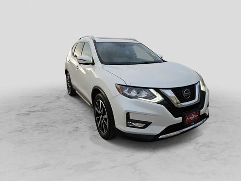 Used 2019 Nissan Rogue SL w/ Premium Package image 2