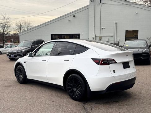 Used 2023 Tesla Model Y Long Range image 4