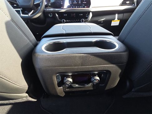 New 2026 Chevrolet Suburban Premier w/ Sun And Tow Package image 31