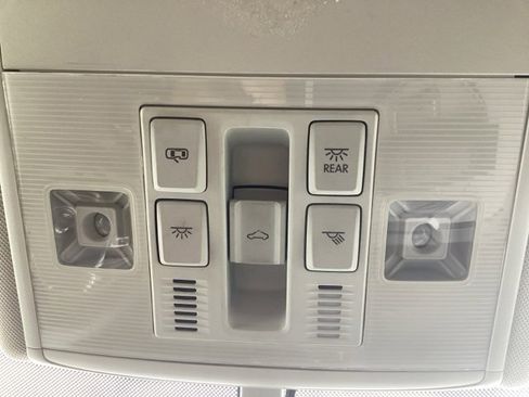 Used 2016 Volkswagen Golf SE w/ Lighting Package image 29