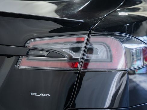 Used 2022 Tesla Model S Plaid image 7