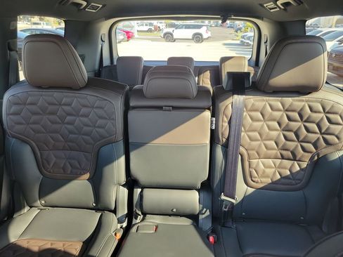 New 2025 Nissan Armada Platinum Reserve AWD/4WD image 5