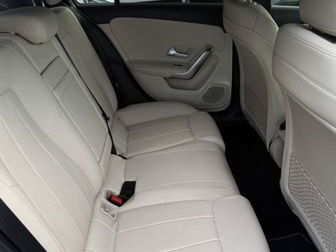 Used 2019 Mercedes-Benz A 220 4MATIC image 36
