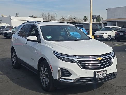 Used 2022 Chevrolet Equinox Premier image 2
