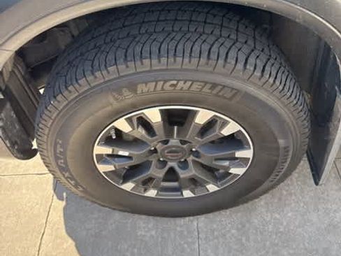 Used 2021 Nissan Titan PRO-4X w/ Pro-4x Convenience Package image 10