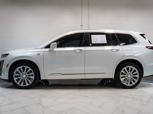 Used 2022 Cadillac XT6 Premium Luxury w/ Technology Package FWD image 24