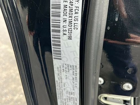 Used 2021 Jeep Cherokee Limited image 14