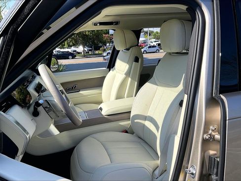 New 2026 Land Rover Range Rover Long Wheelbase SE AWD/4WD image 16