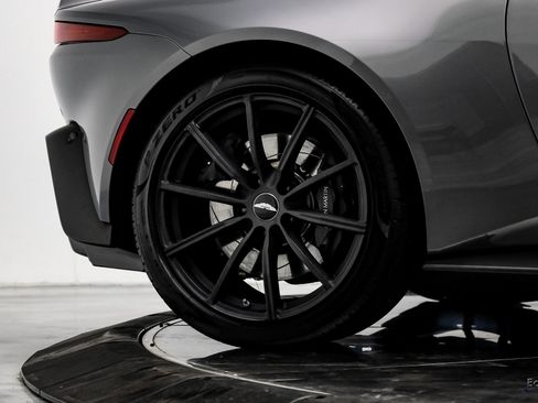 Used 2020 Aston Martin V8 Vantage Coupe image 69