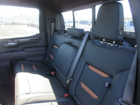 New 2026 GMC Sierra 1500 AT4 w/ AT4 Premium Package AWD/4WD image 16