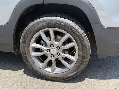 Used 2024 GMC Terrain SLT AWD/4WD image 6