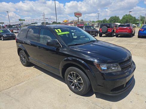 Used 2017 Dodge Journey SE w/ Flexible Seating Group FWD image 4