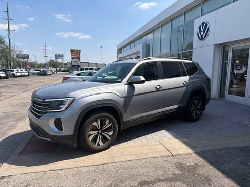 Used 2024 Volkswagen Atlas SE AWD/4WD image 10