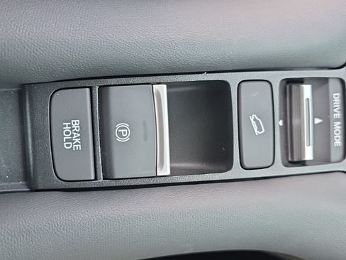 Used 2025 Honda HR-V EX-L image 24