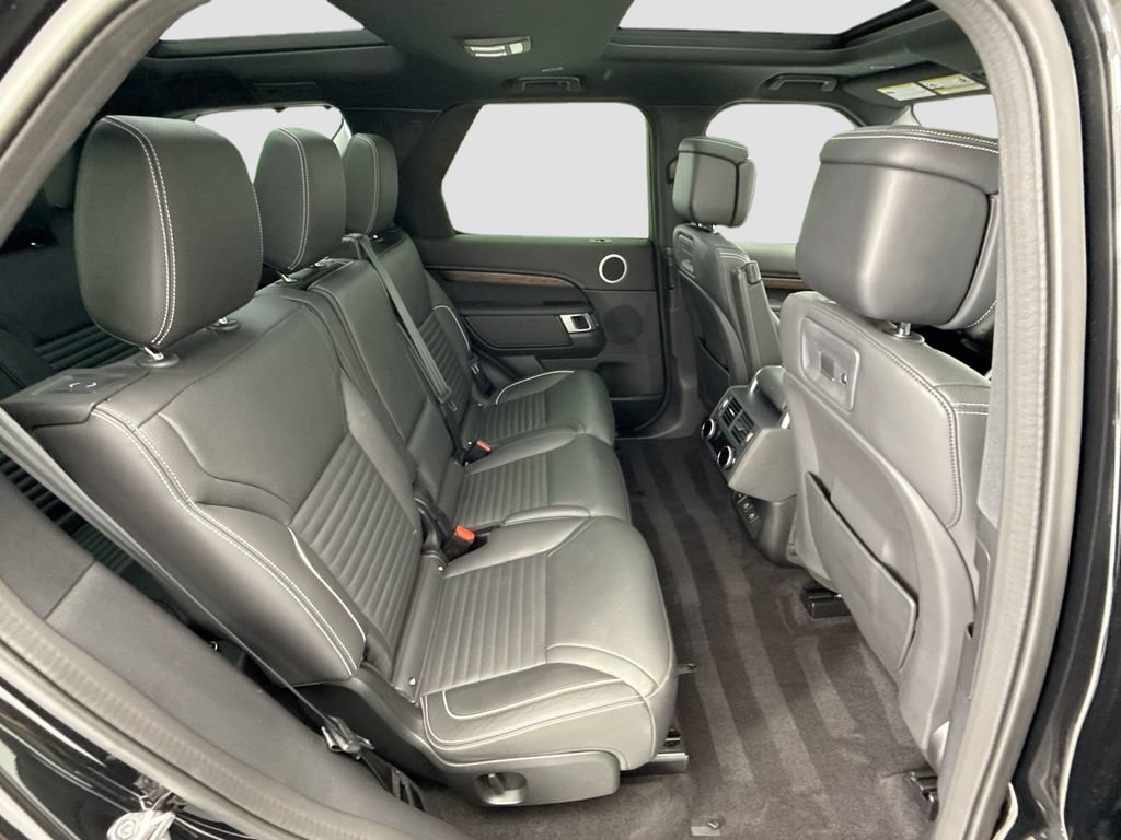 Used 2024 Land Rover Discovery Dynamic SE AWD/4WD image 21