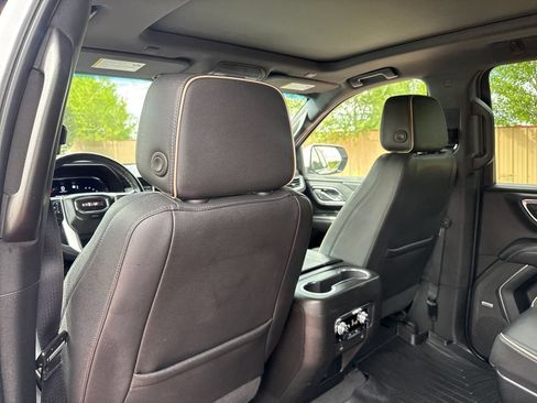Used 2022 GMC Yukon XL SLT w/ SLT Premium Package AWD/4WD image 23