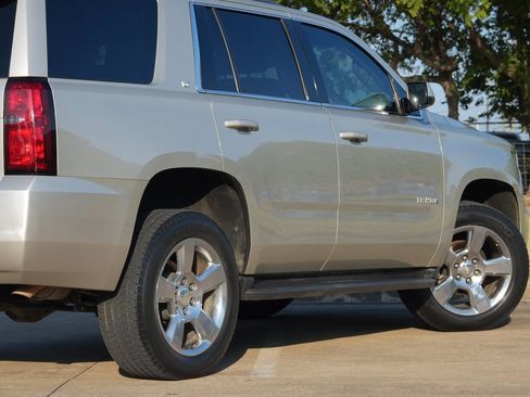 Used 2017 Chevrolet Tahoe LT w/ Luxury Package RWD image 35