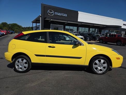 Used 2002 Ford Focus ZX3 Hatchback image 6