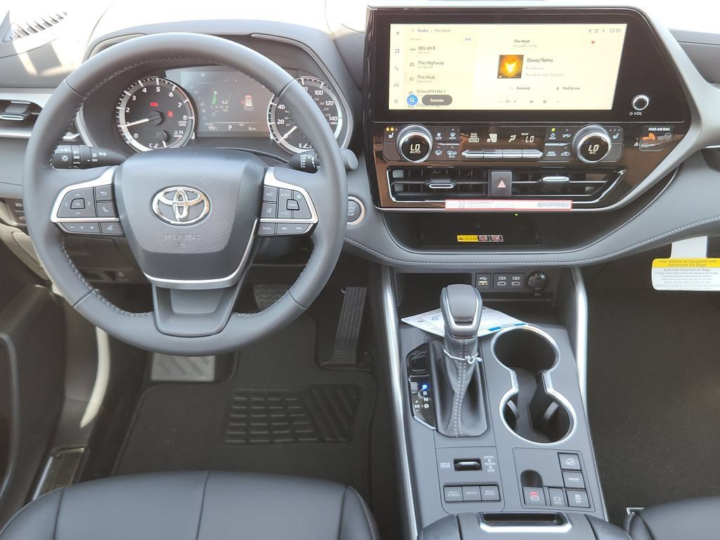 New 2026 Toyota Highlander AWD image 16