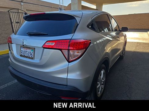 Used 2016 Honda HR-V LX image 4
