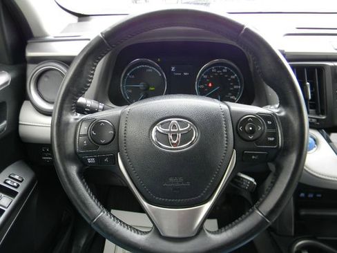 Used 2016 Toyota RAV4 XLE w/ Convenience Package AWD/4WD image 11