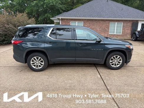 Used 2018 Chevrolet Traverse LT FWD image 13