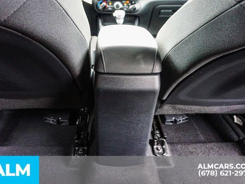 Used 2025 Kia Soul LX w/ LX Technology Package FWD image 32
