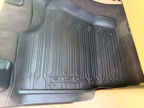 Used 2020 Ford F150 Lariat image 37