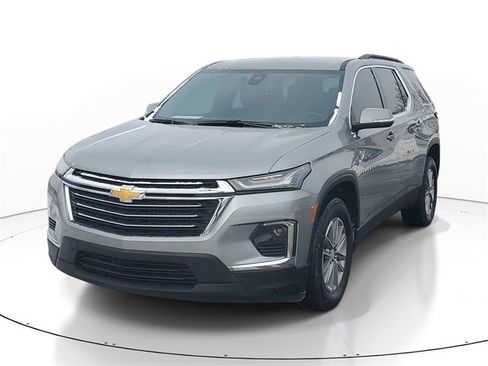 Certified 2023 Chevrolet Traverse LT image 2