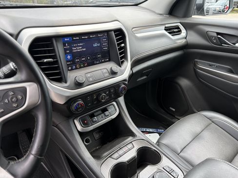 Used 2023 GMC Acadia SLT FWD image 12