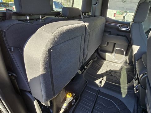 Used 2025 Chevrolet Silverado 1500 LT w/ Safety Package RWD image 18