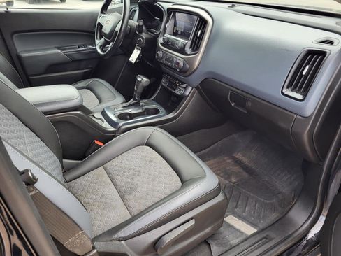 Used 2021 Chevrolet Colorado Z71 w/ Z71 Midnight Edition image 9